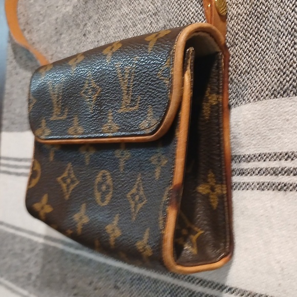 Authentic Louis Vuitton Crossbody Bag Pochette Florentine Monogram Brown - Picture 5 of 16